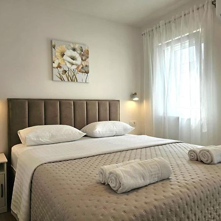 Apartments Miamare 2 Primosten Bagian luar foto